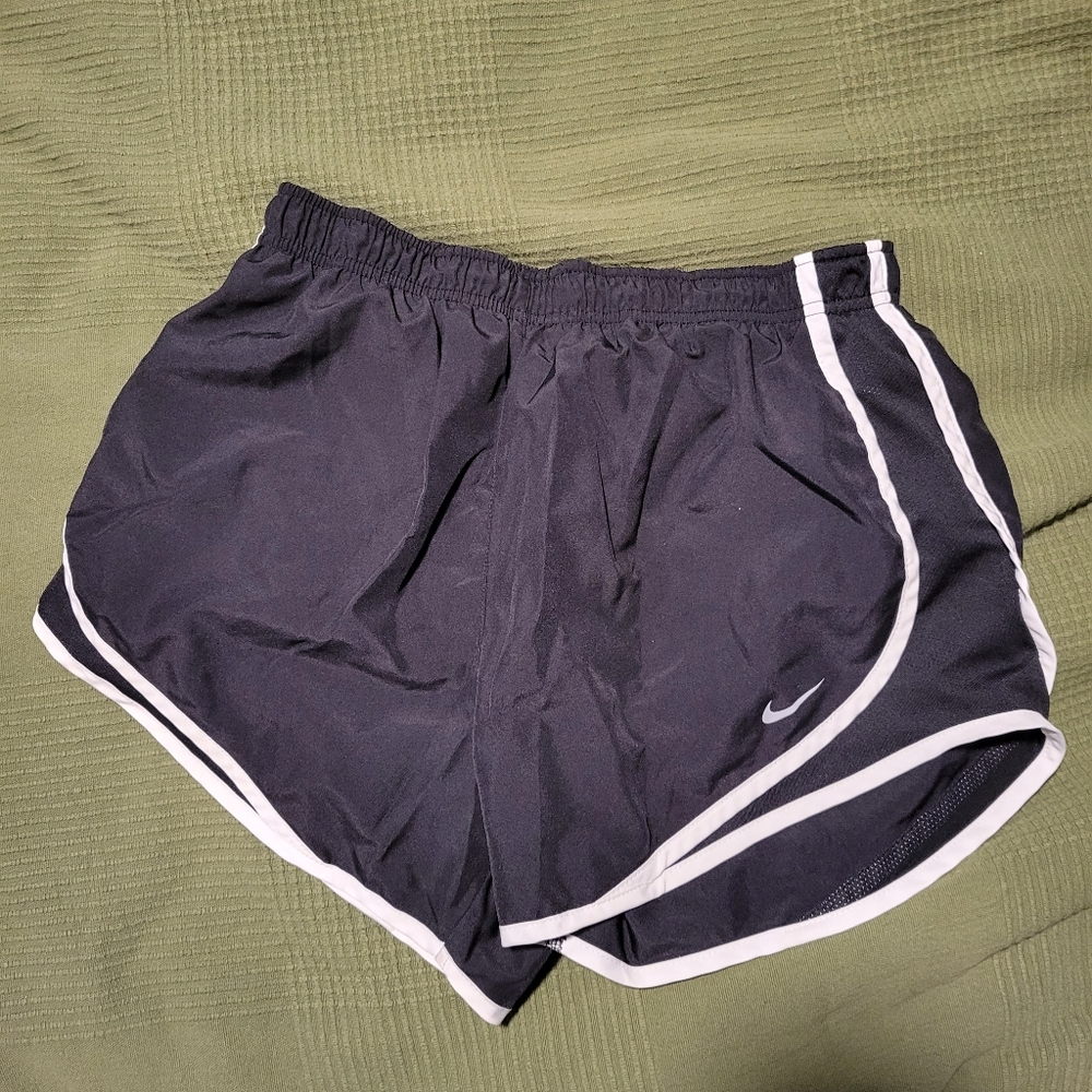 Size M Nike running shorts